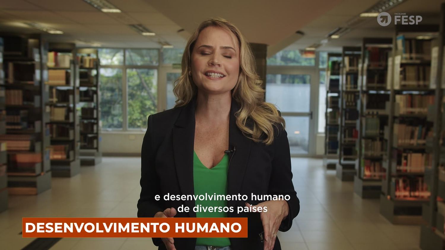 Entre as estantes